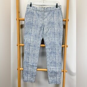 🛍️DALIA Blue‎ and white print crop pants size 6.